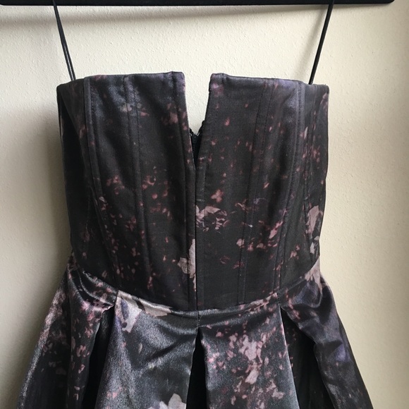 Alice + Olivia Kamila silk gown - Picture 6 of 7